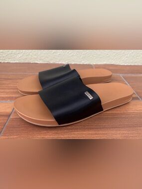 NWOT Reef Women’s  CUSHION SCOUT Black & Tan Slide Slippers Sandals Size: 9